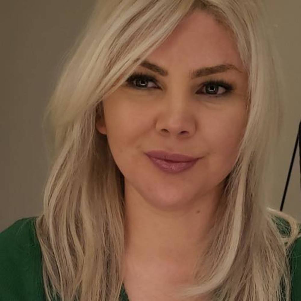 Meet your Posher, Yadira